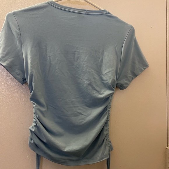 Cute adjustable top - Picture 2 of 2